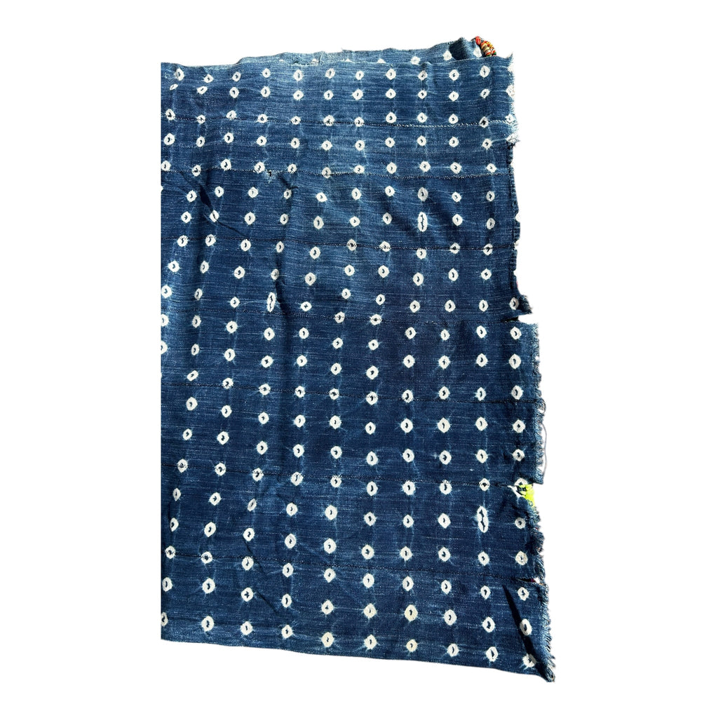Midnight Dot Baule Indigo African Textile – 61 x 44 inches